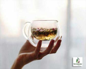 یک لیوان چای سبز